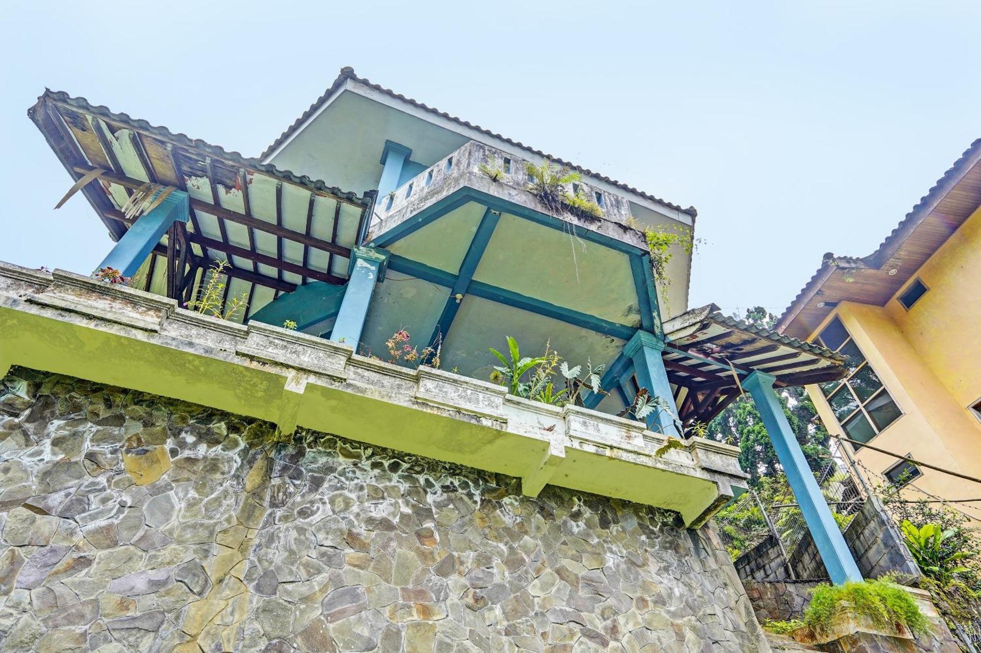 Spot On 92388 Villa Segi Delapan Prigen Exteriér fotografie