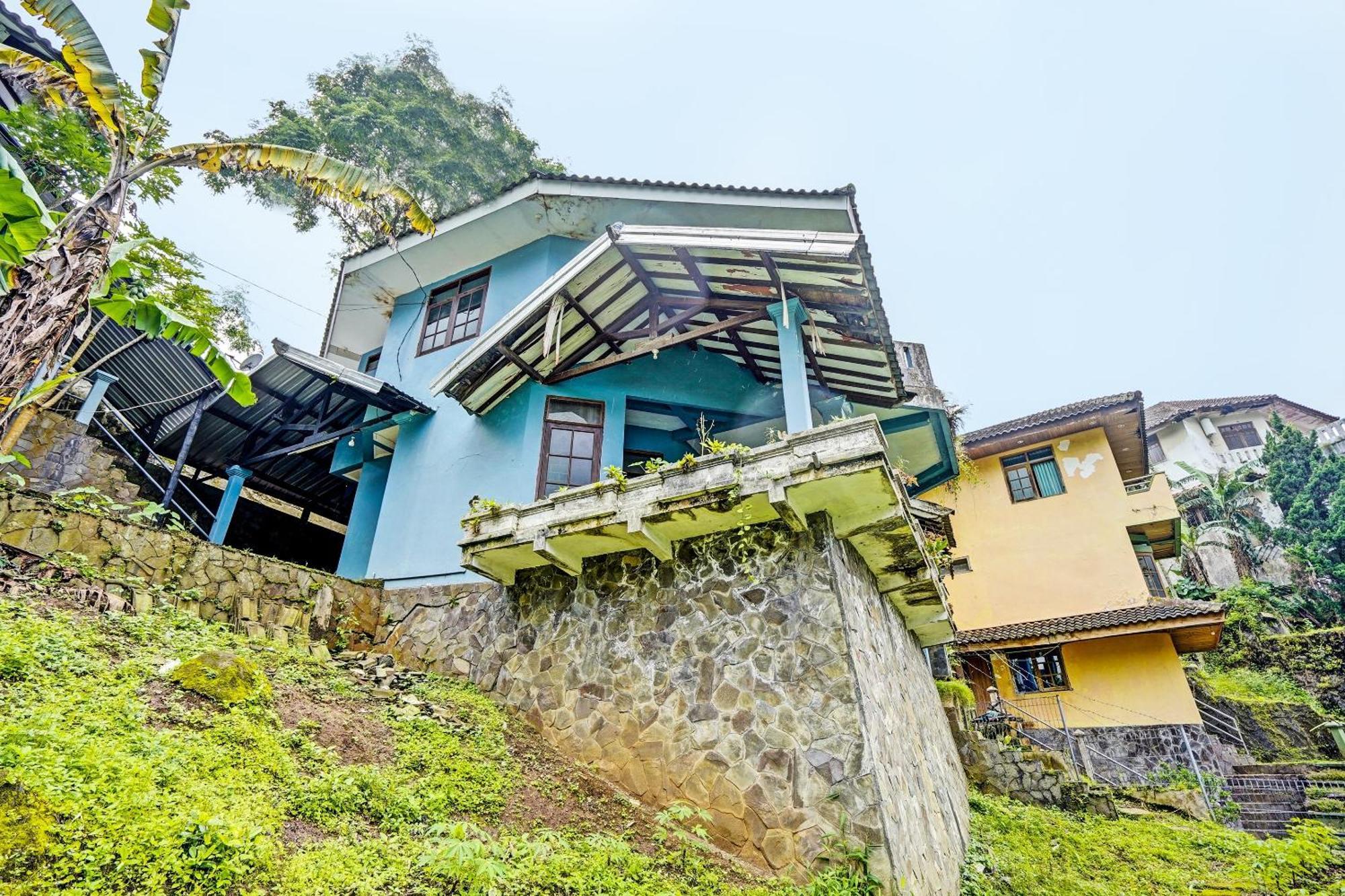 Spot On 92388 Villa Segi Delapan Prigen Exteriér fotografie